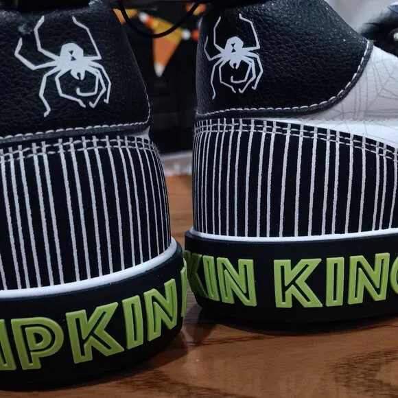 Disney Tim Burton's Nightmare Before Christmas low top shoes Size 10 1/2 - Picture 5 of 5